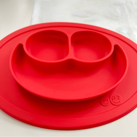 EZPZ mini silicone placemat with divided segments + boon spoons + more! - Picture 3 of 11